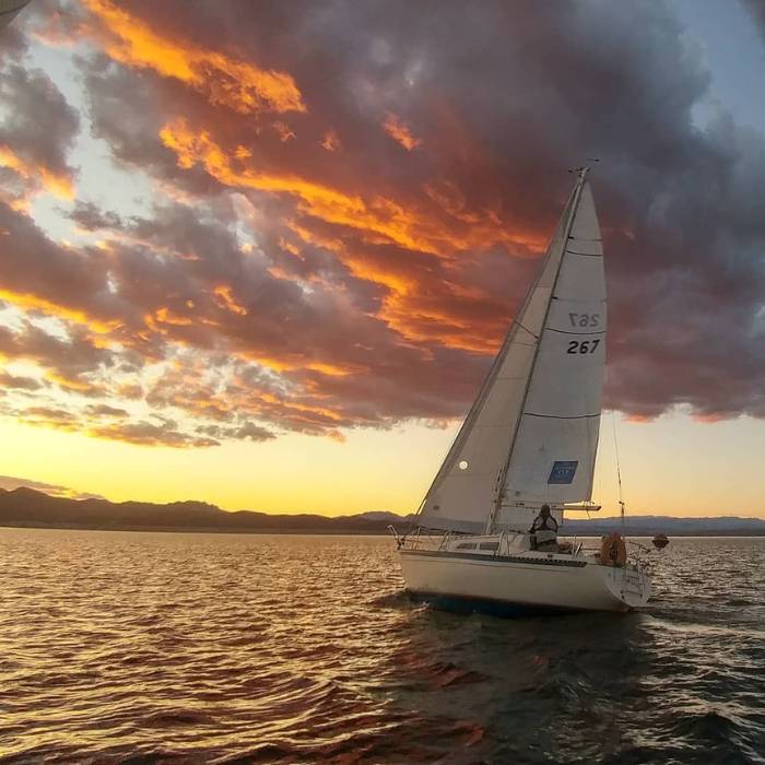 Islander Bahama 28 – Life of Sailing